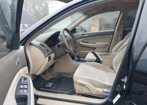 2003 Honda Accord 2.4 Lx z USA, uszkodzony, nr VIN 1HGCM56303A106562